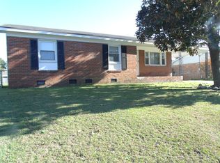 5220 Longbranch Dr, Fayetteville, NC 28303