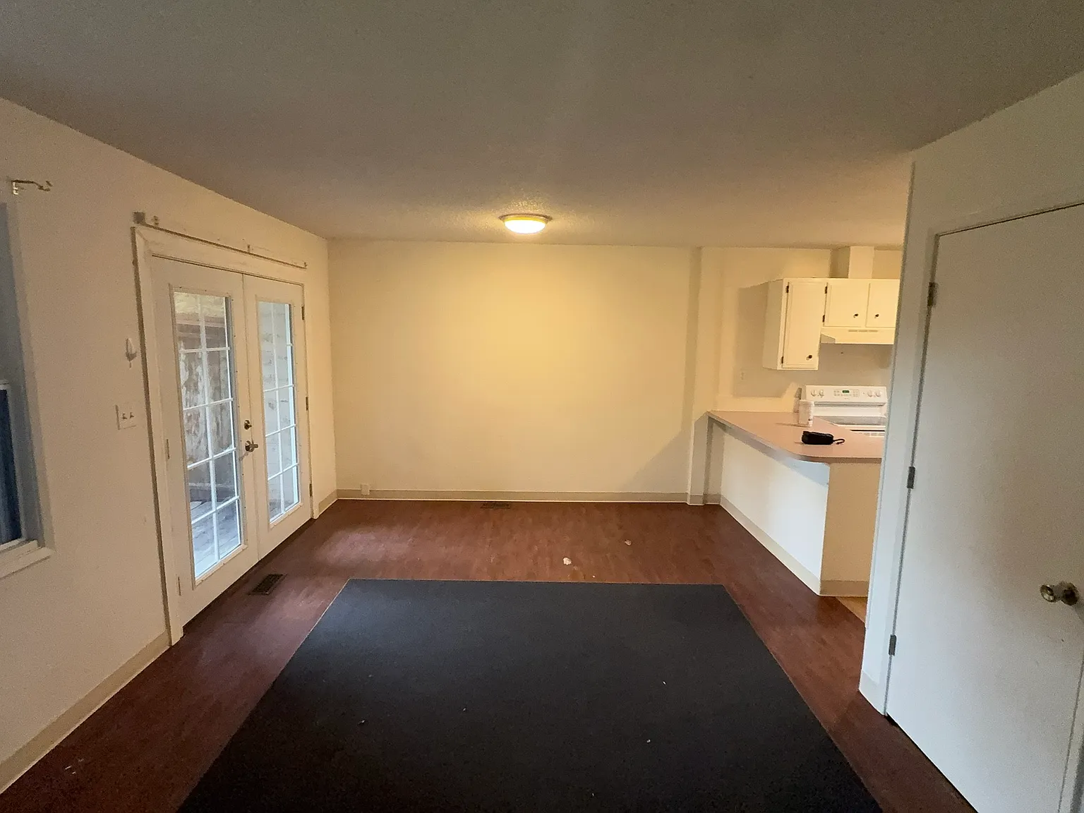 2 bed, 1.5 bath, 940 sqft, $1,680 — Photo 4