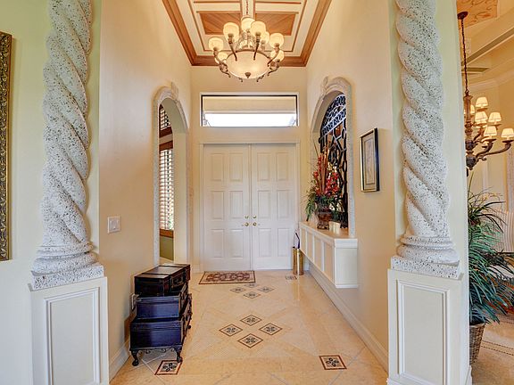 2nd image of 6871 Fabiano Cir