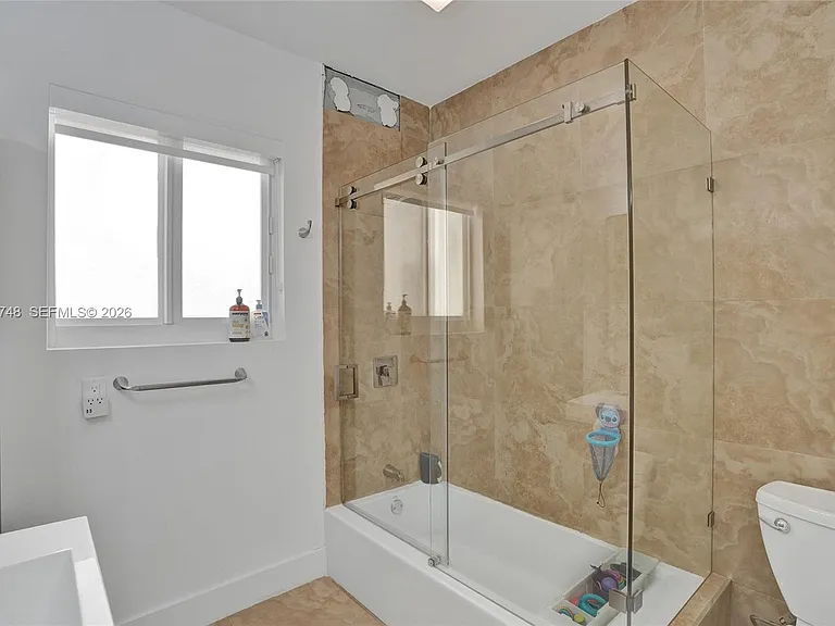 2025 Alamanda Dr — Photo 28