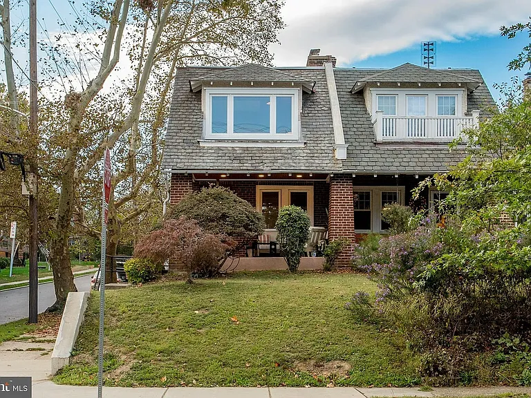 501 E Mount Airy Ave — Photo 2