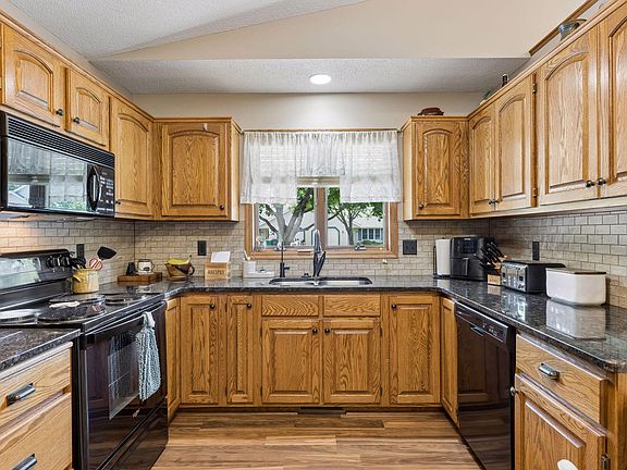 4th image of 843 Leroy Ln