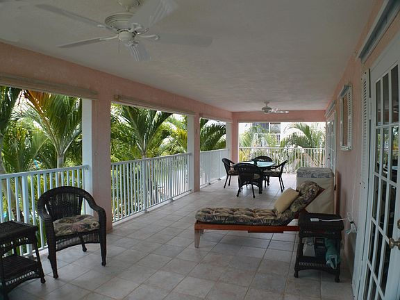 3rd image of 1174 Delussan Ln