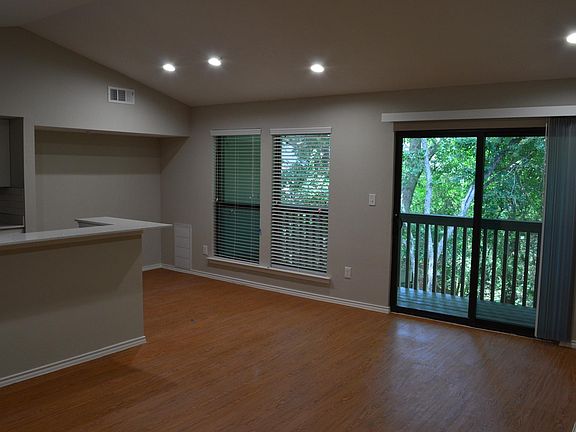 2nd image of 3839 Dry Creek Dr
