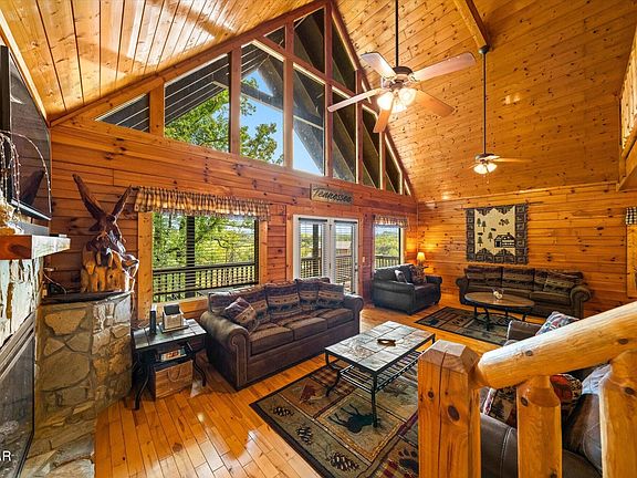 5th image of 1544 Rainbow Ridge Way