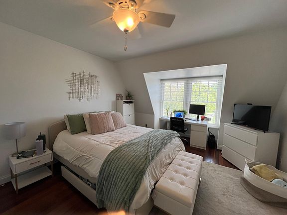 BR #1 Large Master With Look Out Nook Overlooking the Park; Perfect spot to Work from Home! Boasts 2 closets, Large Walk in.