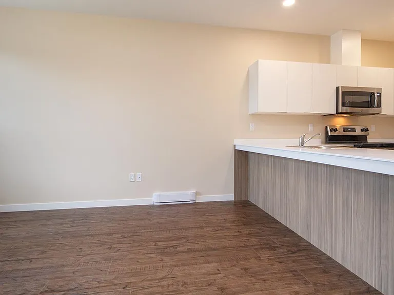 1085 Goldstream Ave — Photo 40