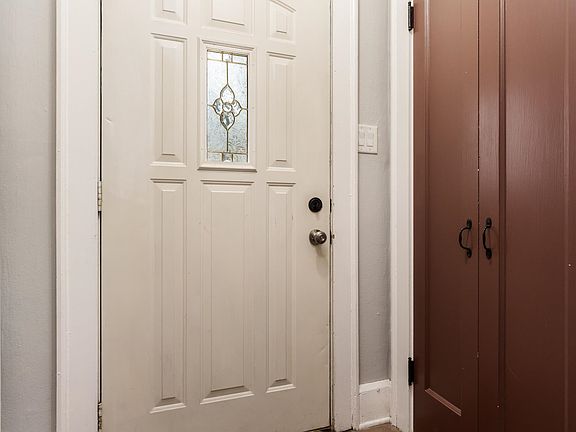 3rd image of 2208 Cumberland St