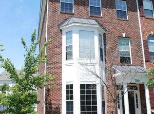 700 Crooked Creek Dr, Rockville, MD 20850