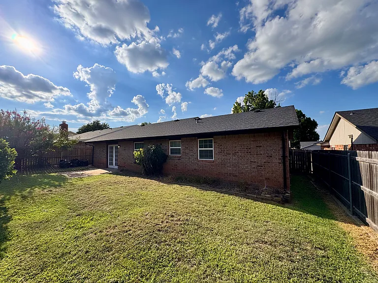 108 Chickasaw Ln — Photo 3