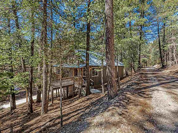 4th image of 8 Sugar Pine Dr