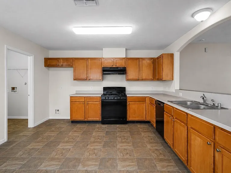 6631 Portlick Dr — Photo 9