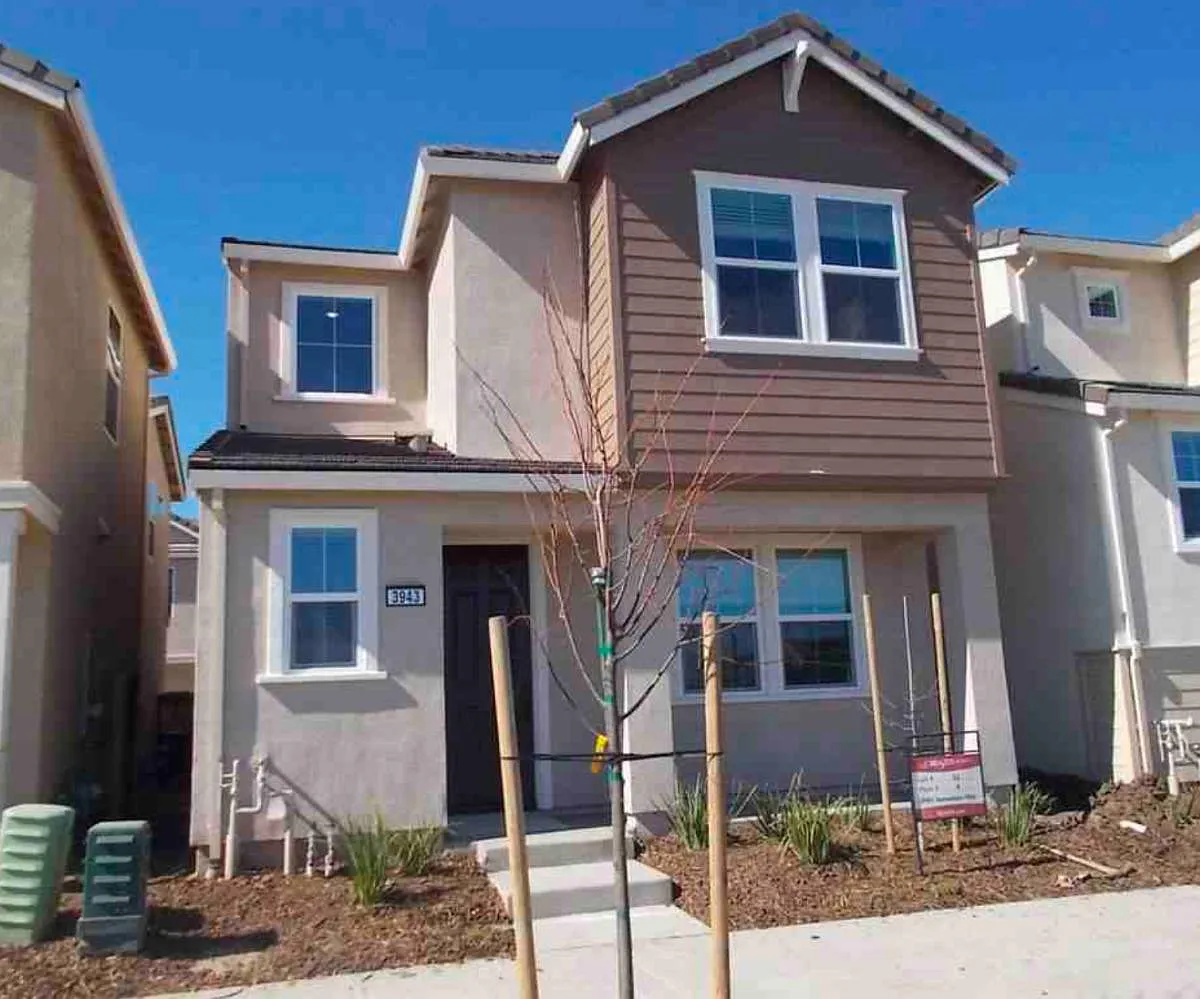 3943 Samuelson Way photo 1