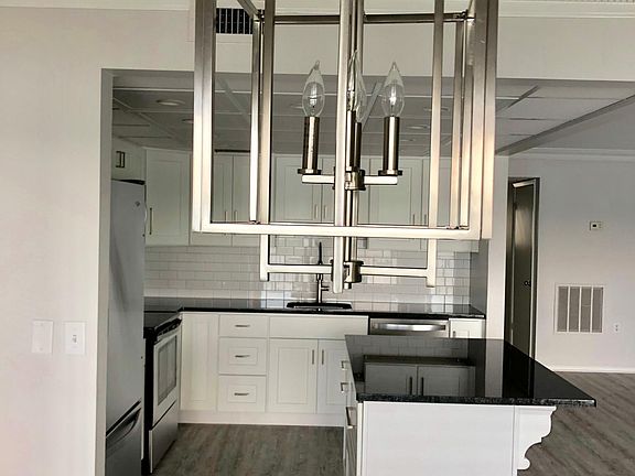 3rd image of 4312 Lakeshore Ln #51