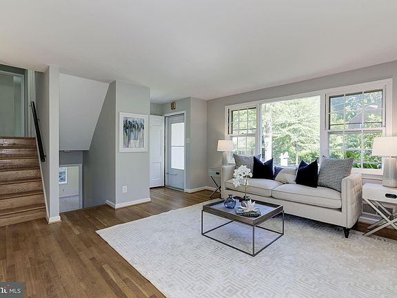 5th image of 603 Blossom Dr