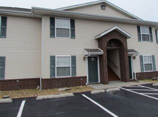 64 Wells Spring Rd, Reeds Spring, MO 65737