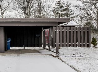 54 Greenfield Ct, Berea, OH 44017