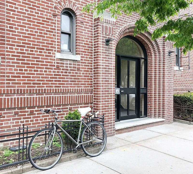 1st image of 3040 45th St APT 1B