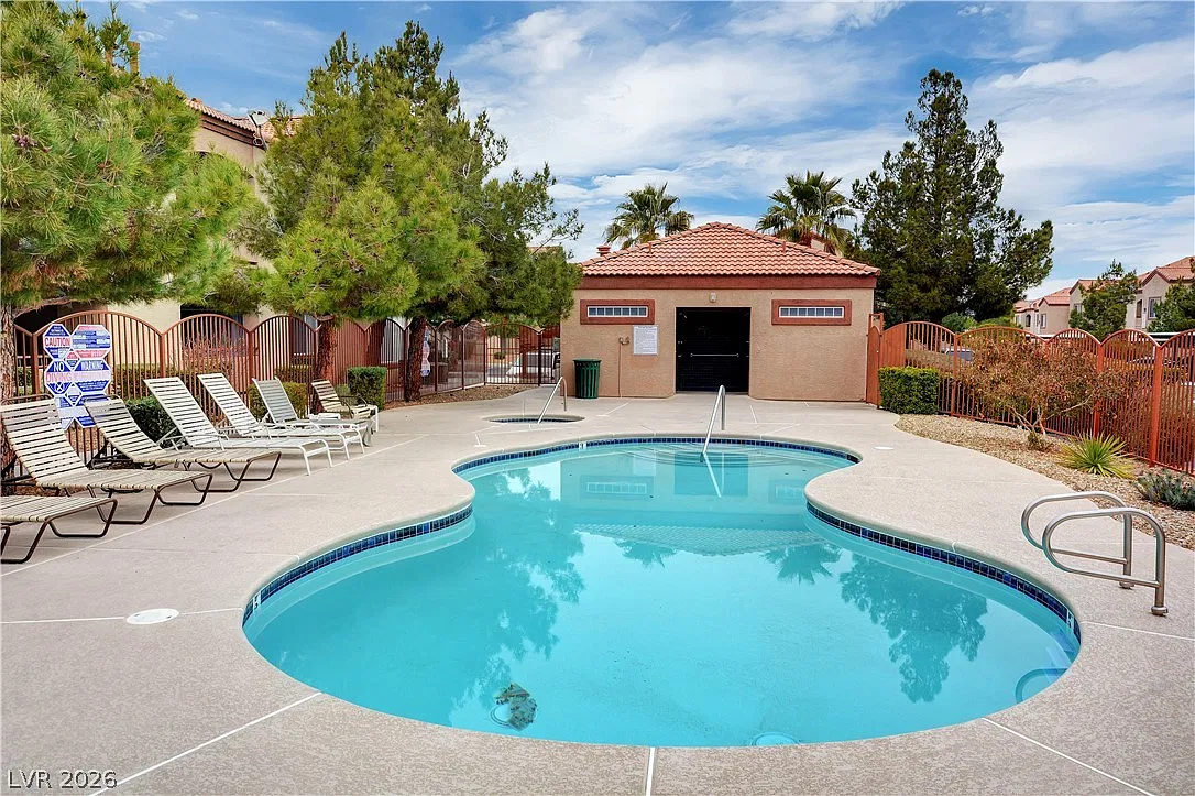 2 bed, 2.0 bath, 1151 sqft, $1,400 — Photo 1