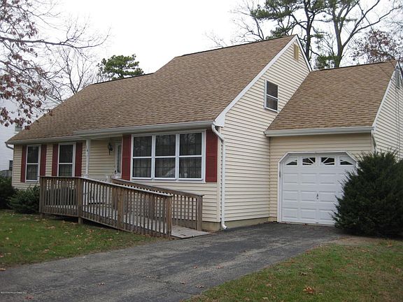 2nd image of 114 Maine St