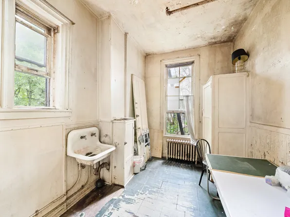 179 East 94th Street image 11 of 17