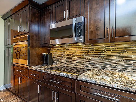 4th image of 9398 Bassett Ln