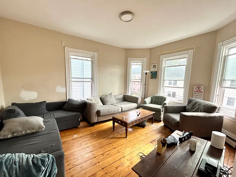 72 Calumet St #3F — Photo 1