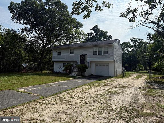 4th image of 891 N Mill Rd