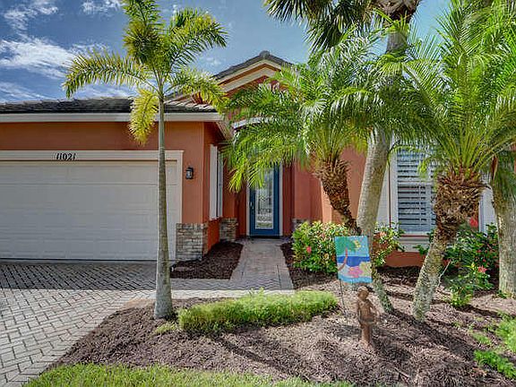 Home For Sale In Tradition