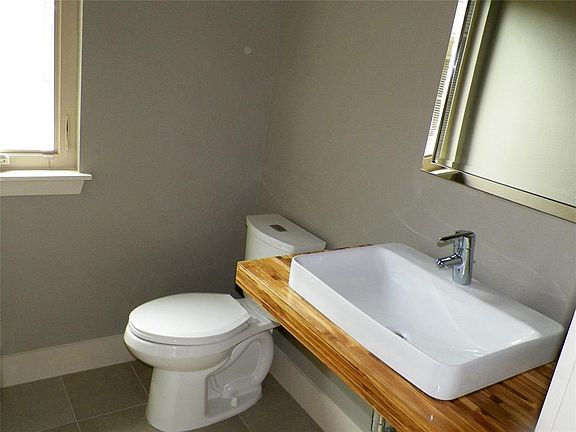5th image of 4136 University Blvd #C