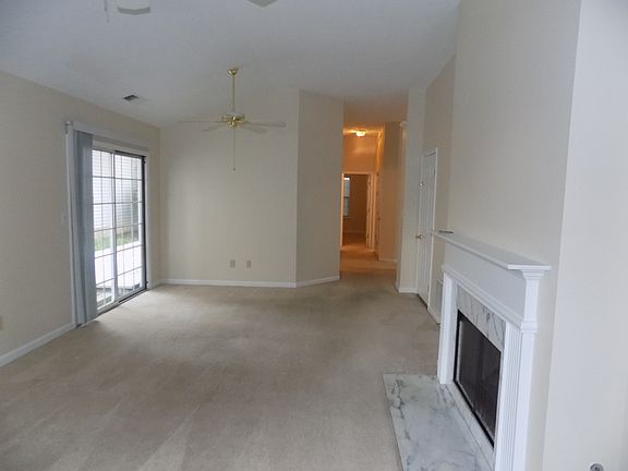 3rd image of 1129 Lantern Creek Ct