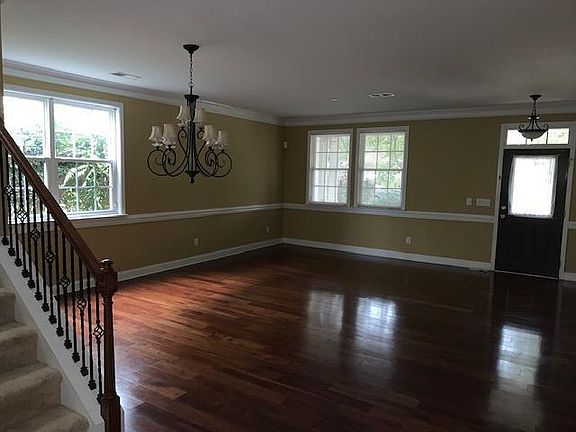 3rd image of 204 Darbytown Pl