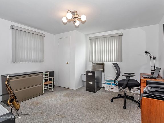 3rd image of 2896 Charlotte Dr