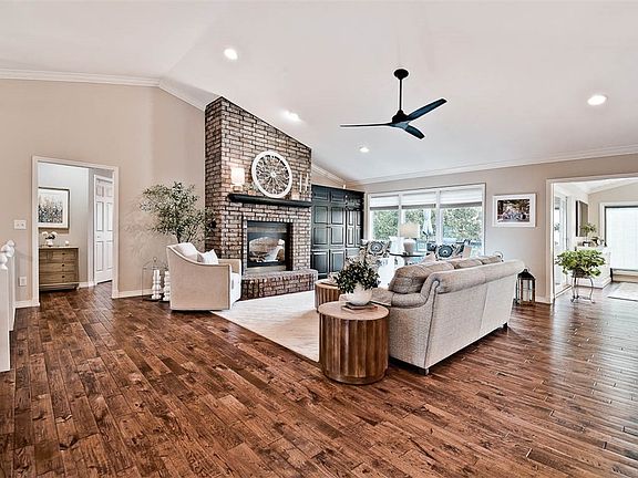 3rd image of 1 Stonehaven Pl