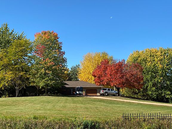 2nd image of 9480 Shady Oak Dr