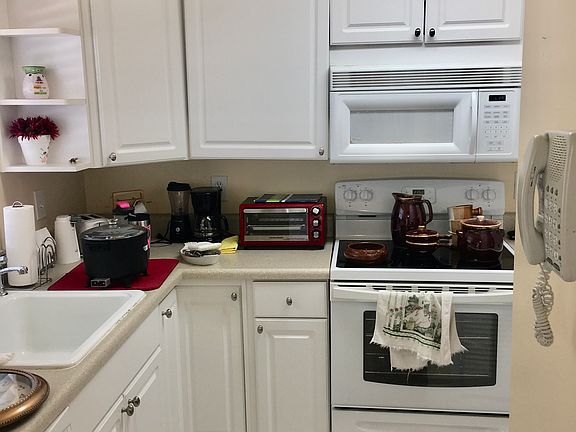 3rd image of 1004 Harden Ct