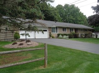 211 Dawley Rd, Fayetteville, NY 13066