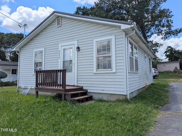 2239 E Fairview Ave, Johnson City, TN 37601
