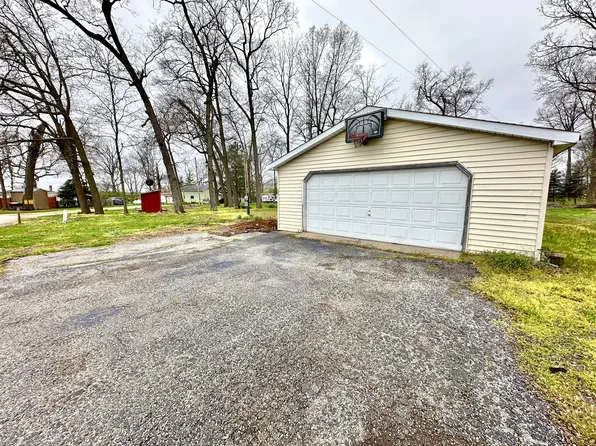 908 Nature Ln, Montgomery, MI 49255
