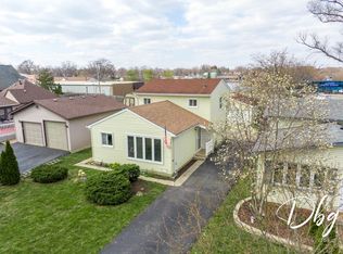 608 W Pheasant Ct, Round Lake Beach, IL
