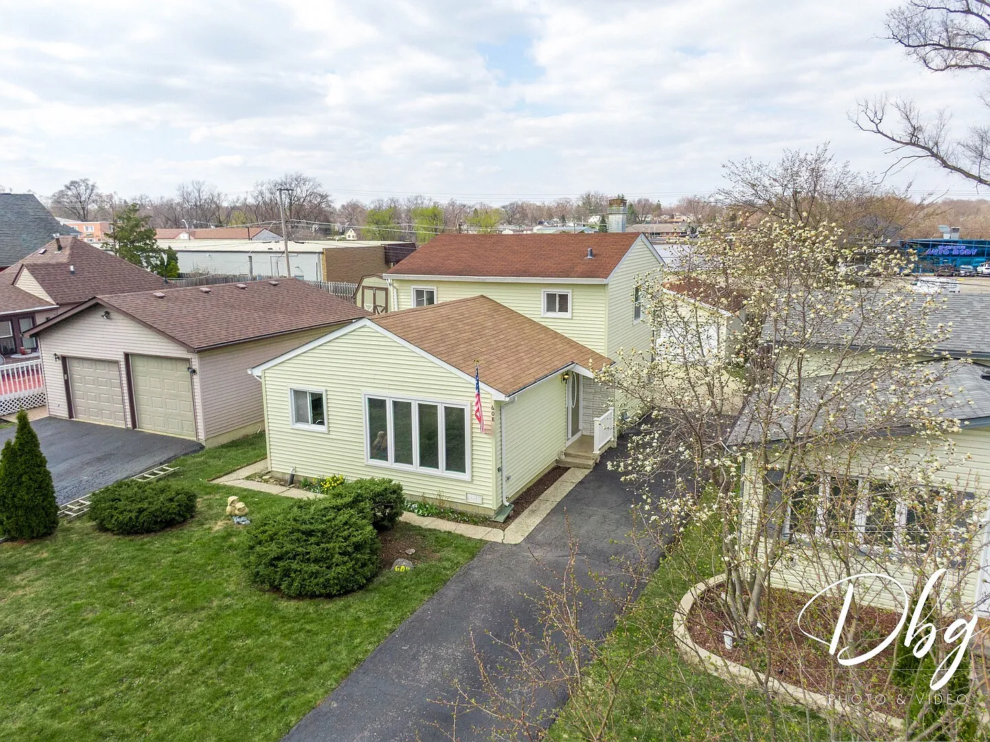 608 W Pheasant Ct photo 1