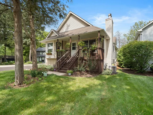 404 W Naperville Rd, Westmont, IL 60559