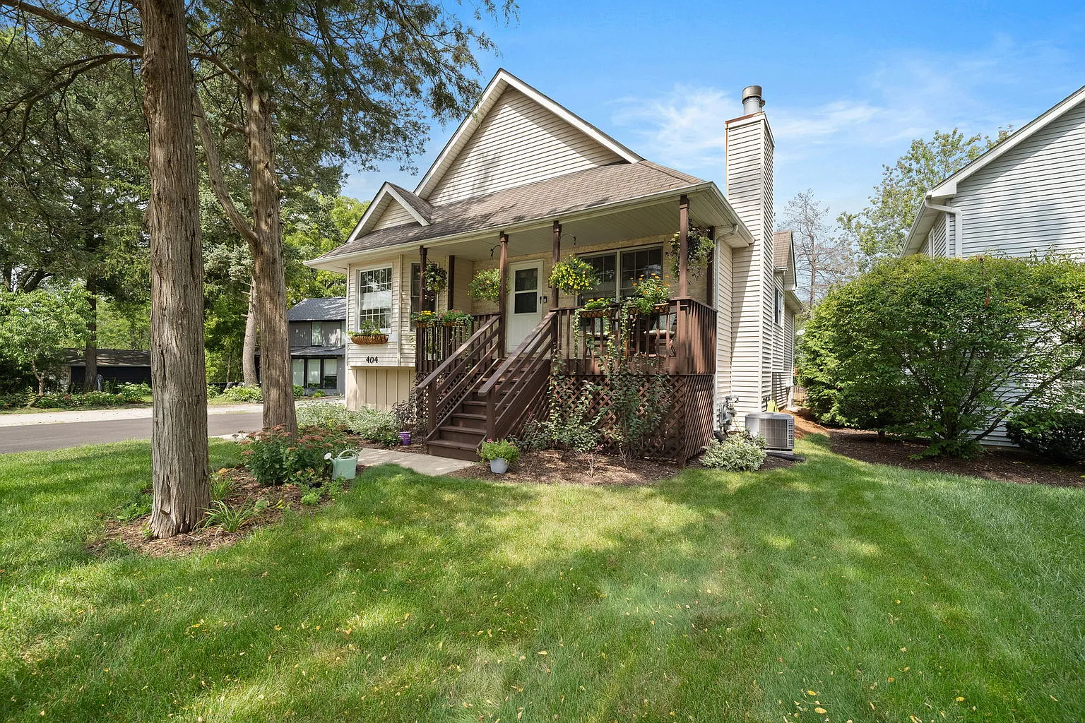 404 W Naperville Rd photo 1