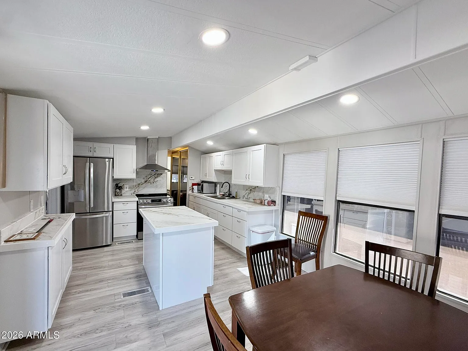 2 bed, 1.0 bath, 1028 sqft, $1,500 — Photo 2