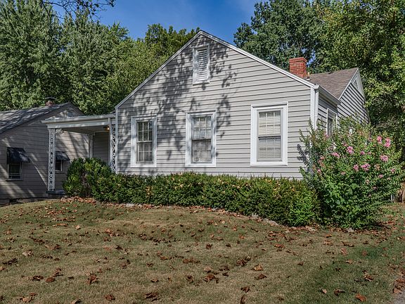 2nd image of 1514 S Kickapoo Avenue