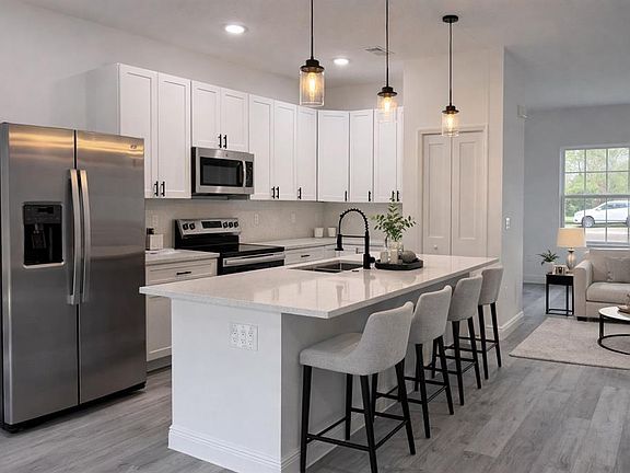 5th image of 171 Marion Oaks Trl