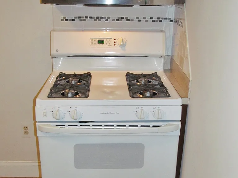 146 E Cliff St #2 — Photo 4