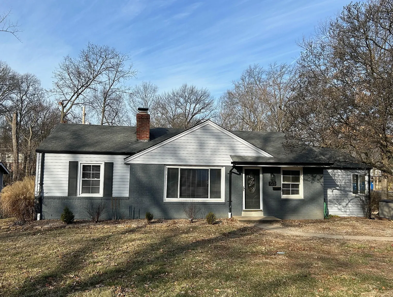 1013 Woodgate Dr photo 1
