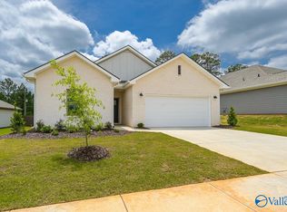 6015 Margie Collins Dr, Owens Cross Roads, AL 35763