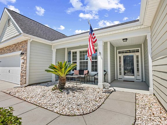 2nd image of 1121 Shire Way